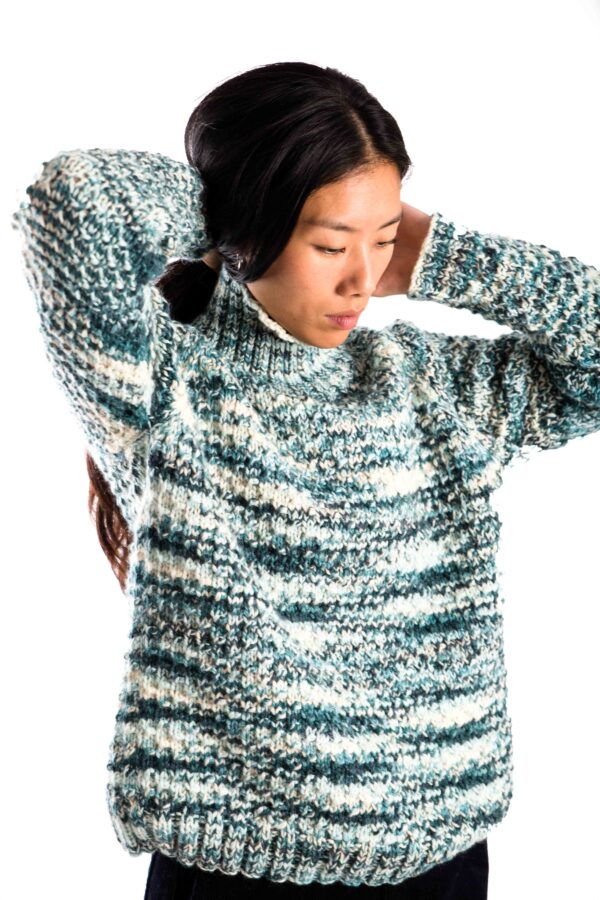 Skandinavischer Merinowolle-Pullover "Butterfly" Rollkragen Handgestrickt