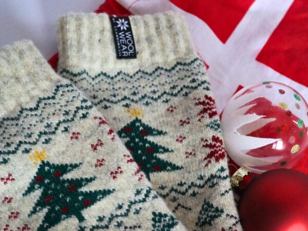 Dänische Weihnachtssocken "Julesokker" Weihnachtsbaum 80 % Lammwolle