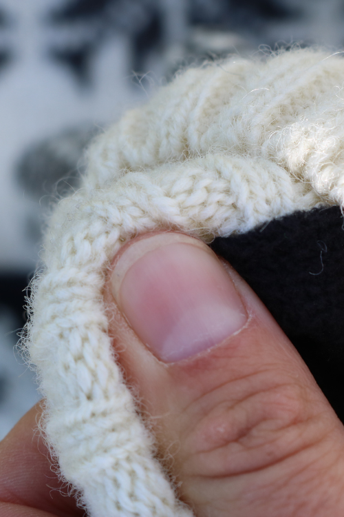 Favn – Skandinavische Wollhandschuhe mit Schneeflocken-Muster aus 100% Wolle mit Fleece-Futter