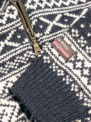 Thyra – Norweger Strickjacke aus Schurwolle_Fokus Details