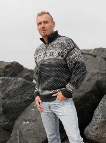 Norweger Pullover Morten Anthrazit – 100% Schurwolle von NORWOOL