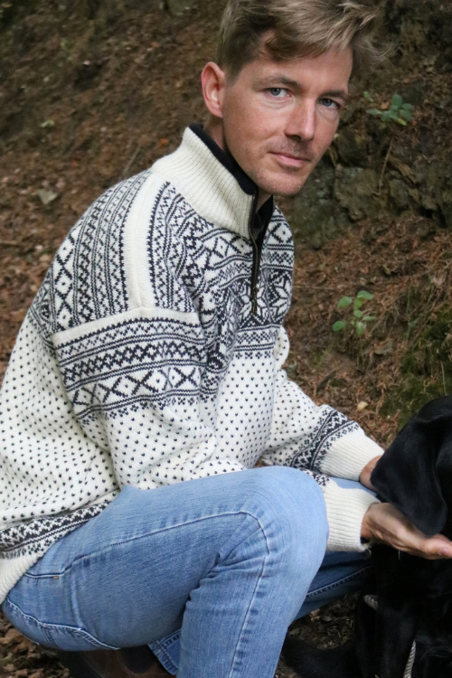 Morten – Norweger Pullover aus 100% Schurwolle Schneeflocken Muster
